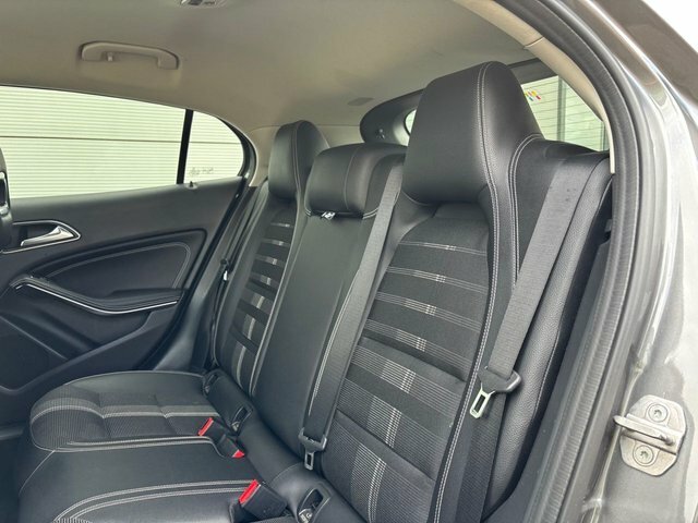 Mercedes-Benz GLA Class 1.6 Gla180 Urban Edition Suv Eur WG68ZCK Grey