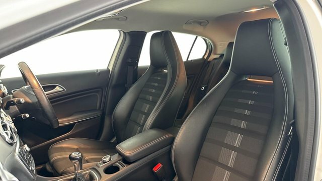 Mercedes-Benz GLA Class 1.6 Gla180 Urban Edition Suv Eur White #4