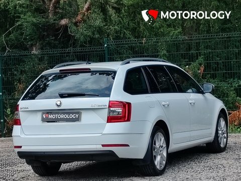 Skoda Octavia 1.6 Tdi Se White #4
