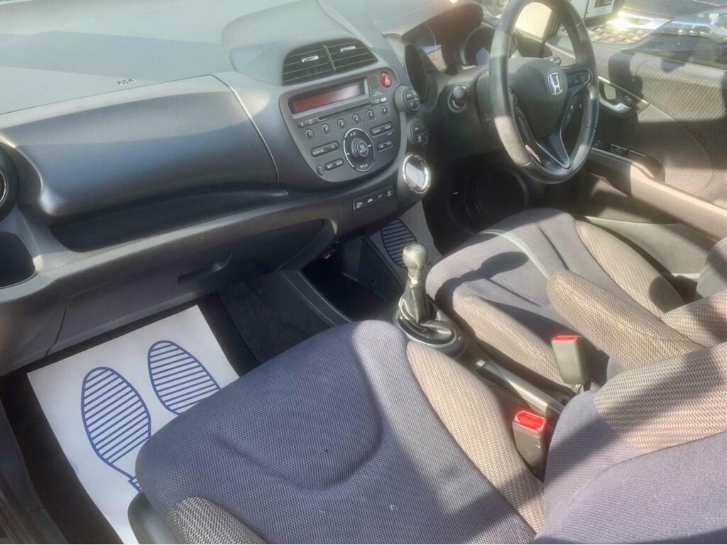Honda Jazz 1.4 I-vtec Es Plus Cvt  #17