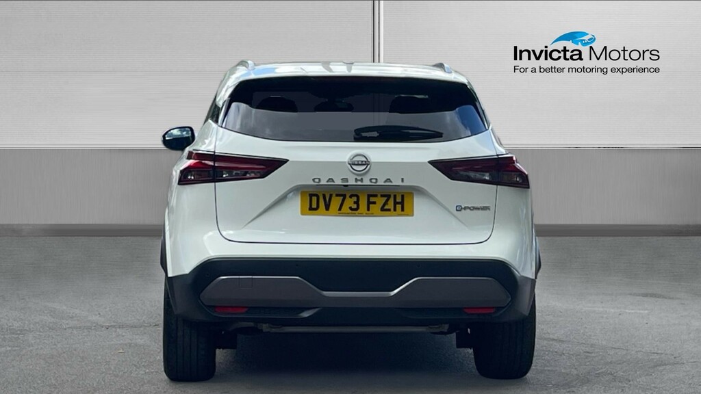 Nissan Qashqai N-connecta DV73FZH White #4