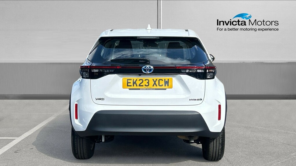 Toyota Yaris Cross Icon White #4