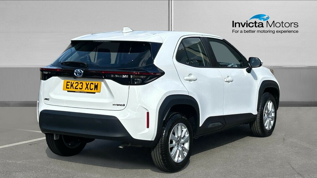 Toyota Yaris Cross Icon White #3