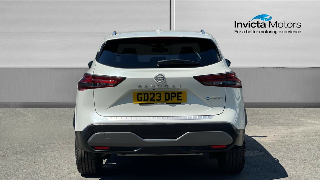 Nissan Qashqai Tekna GD23DPE White #4