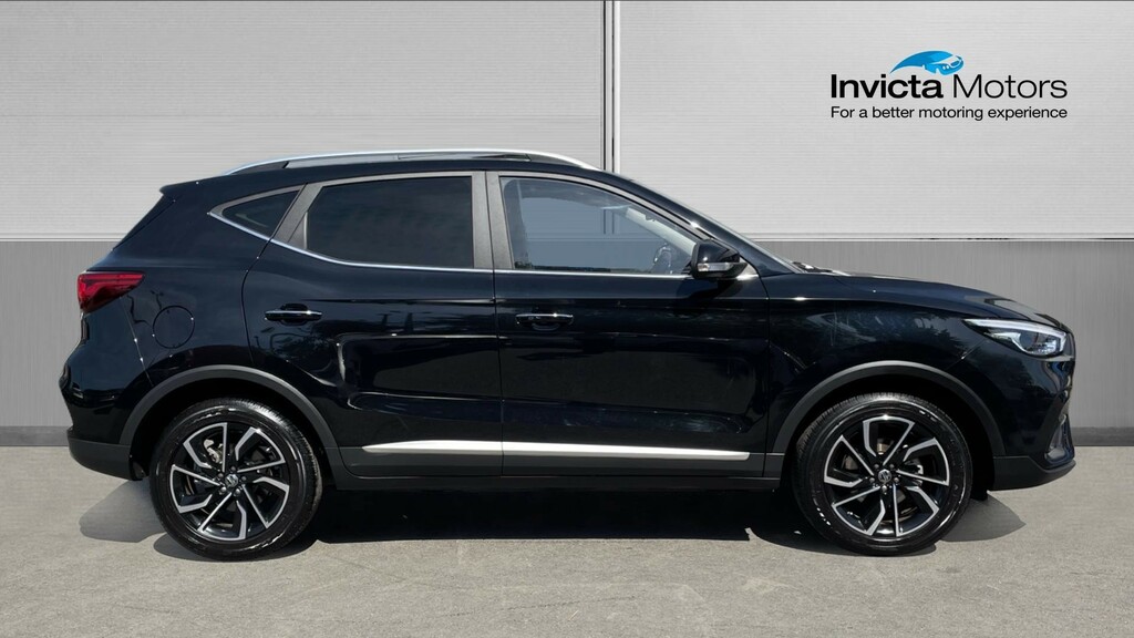 MG ZS Exclusive Black #2