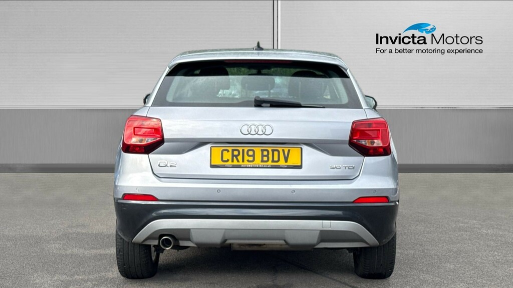 Audi Q2 Sport Silver #4