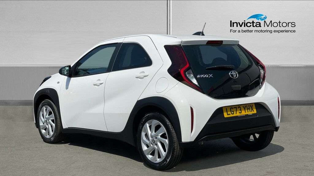 Toyota Aygo X Pure White #5