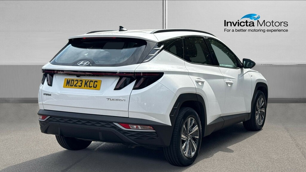 Hyundai Tucson Se Connect MD23KCG White #3