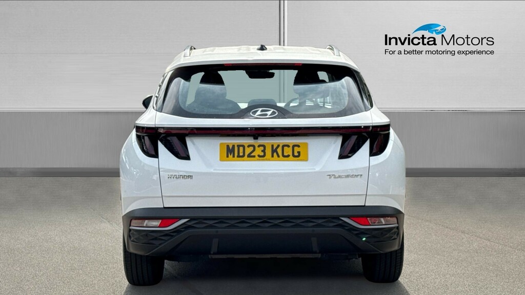 Hyundai Tucson Se Connect MD23KCG White #4