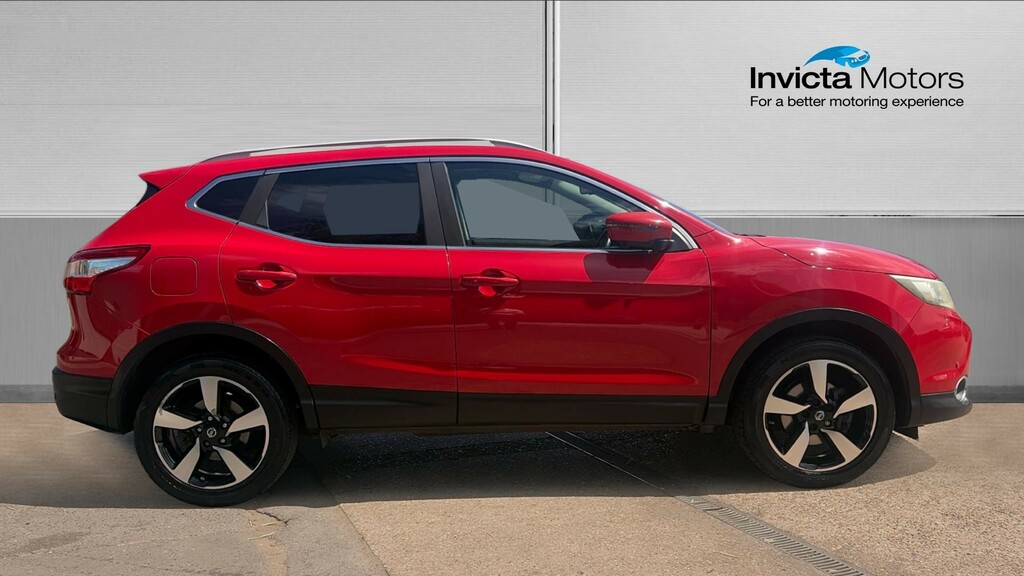 Nissan Qashqai N-tec Red #2