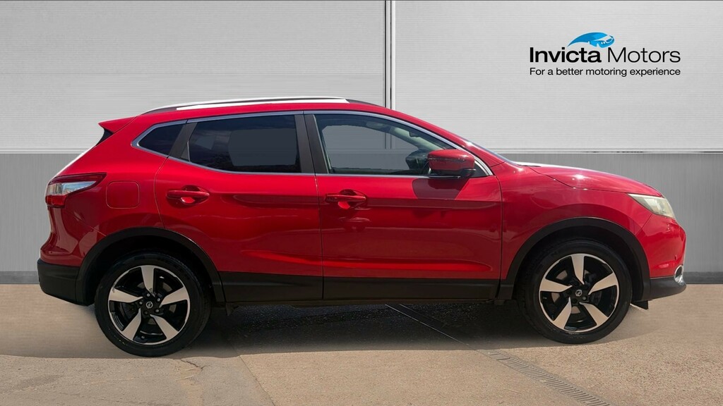 Nissan Qashqai N-tec Red #2