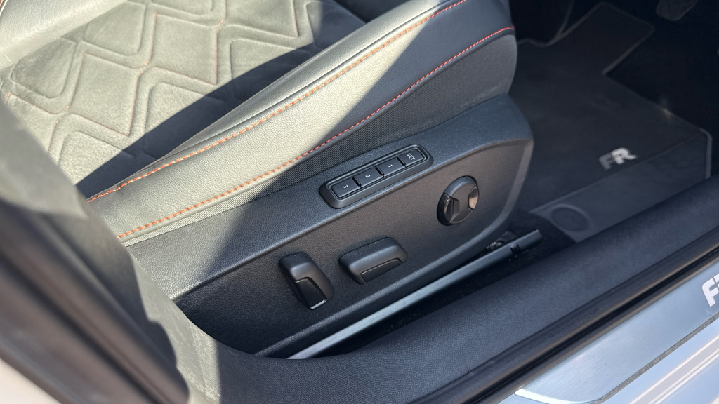 Seat Leon Blue #23