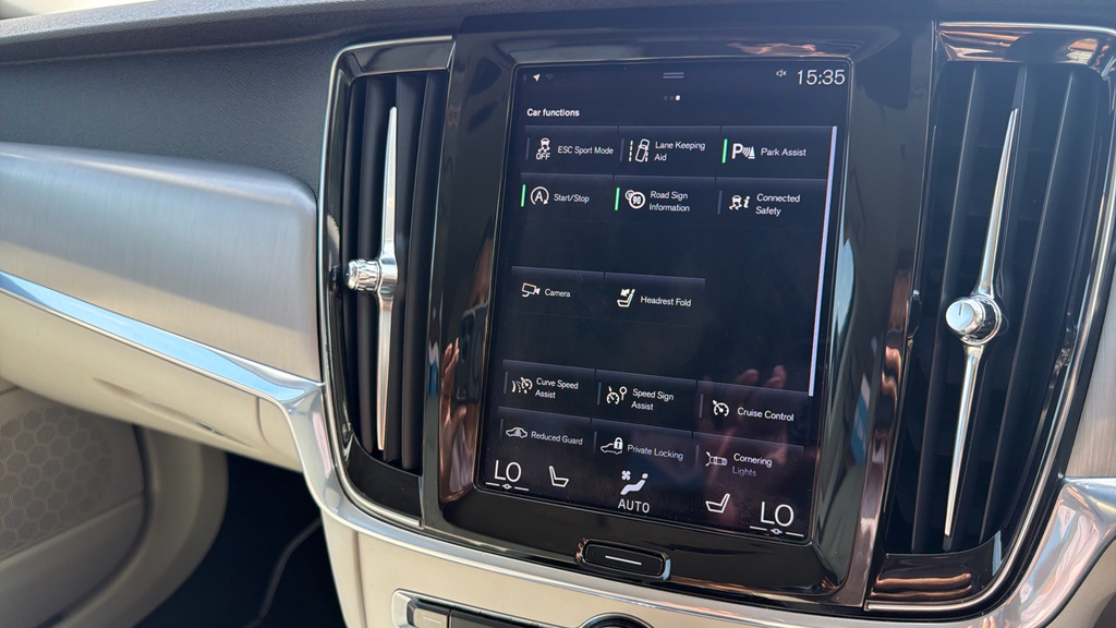 Volvo S90 2L Momentum Plus Blue #30