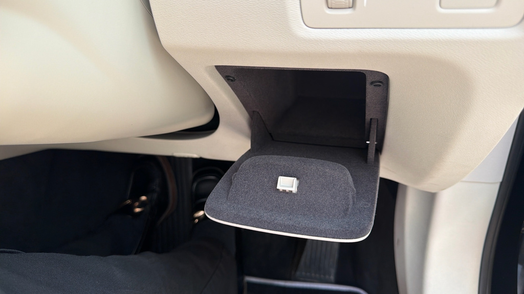 Volvo S90 2L Momentum Plus Blue #39