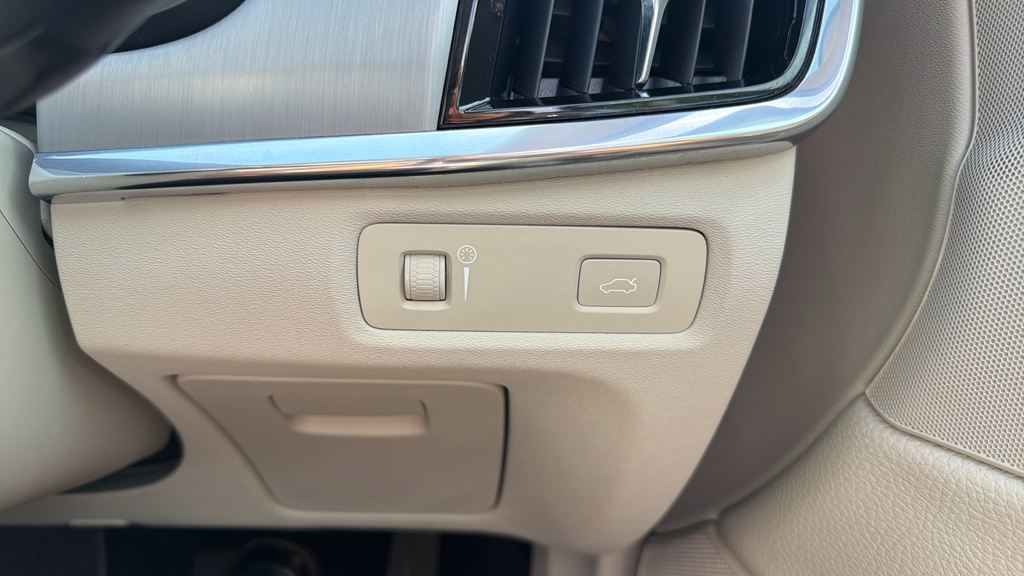 Volvo S90 2L Momentum Plus Blue #35