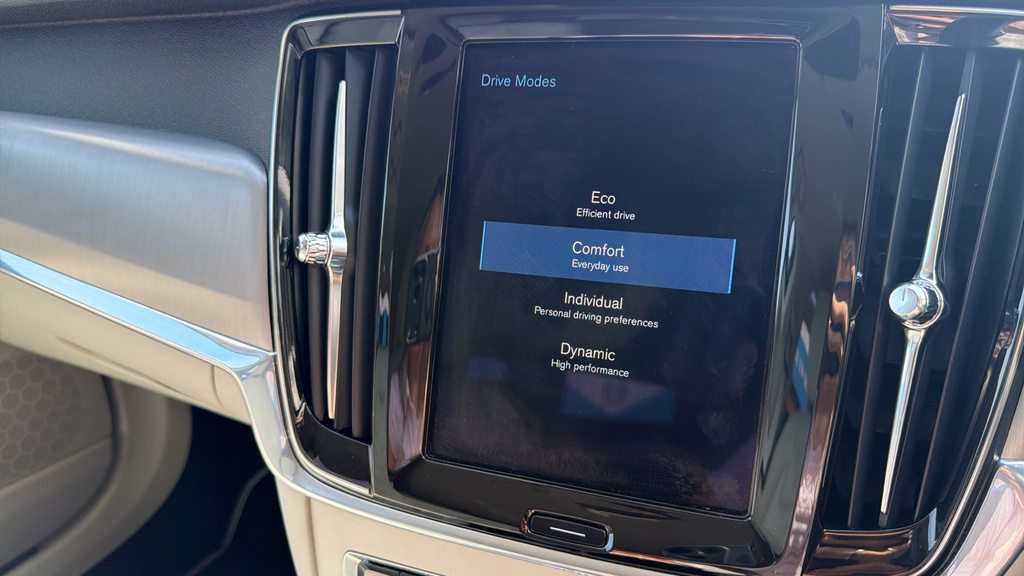 Volvo S90 2L Momentum Plus Blue #31