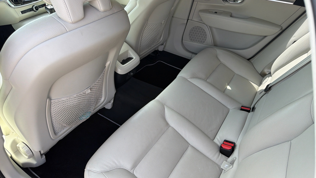 Volvo S90 2L Momentum Plus Blue #14