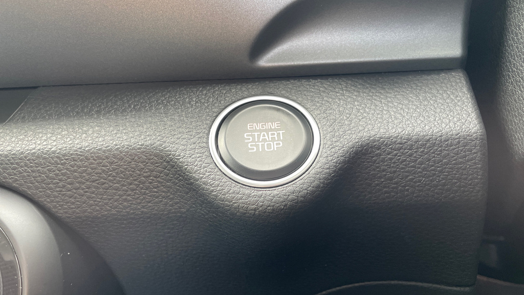 Kia Stonic 1.0T Gdi 98 2 Black #23