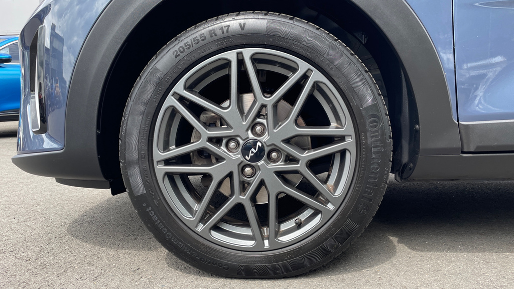 Kia Stonic 1.0T Gdi 98 2 Black #17