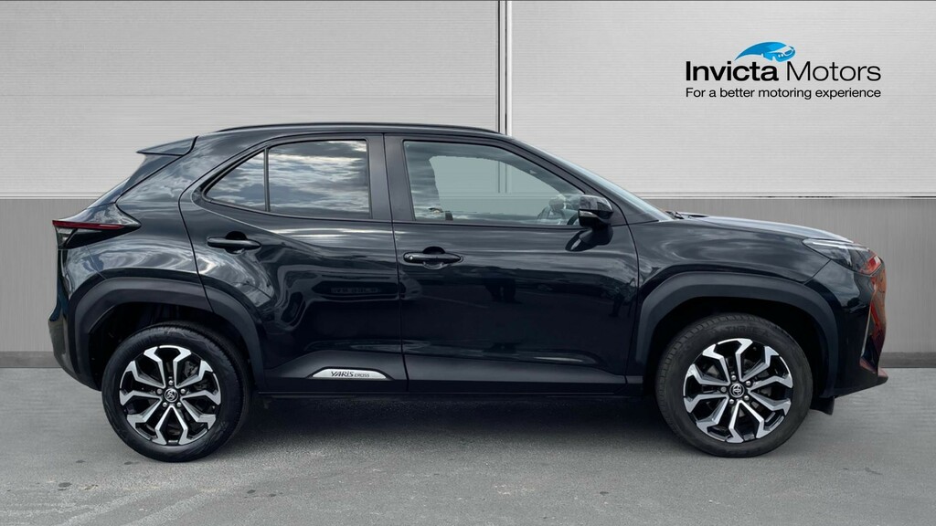 Toyota Yaris Cross Design LC72WNM Black #2