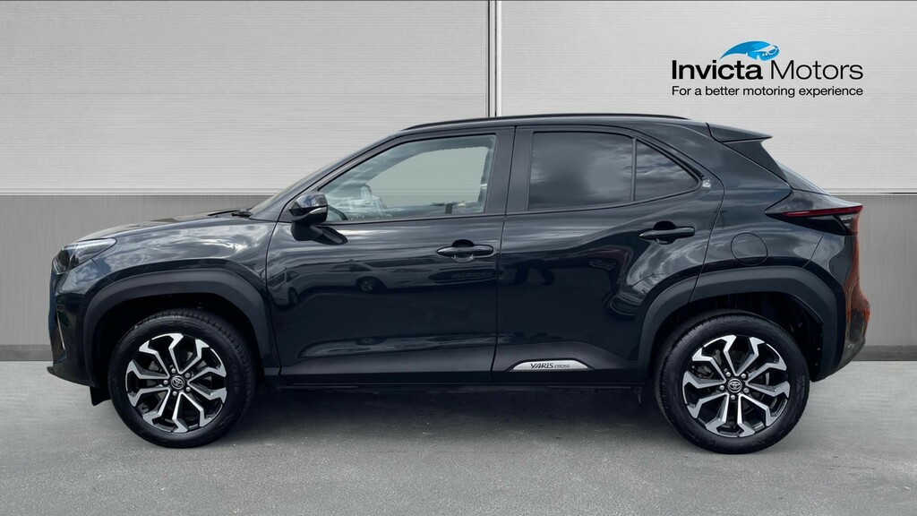 Toyota Yaris Cross Design LC72WNM Black #6