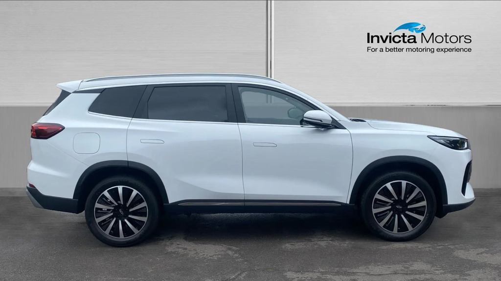 Chery Tiggo 8 Super Hybrid Summit White