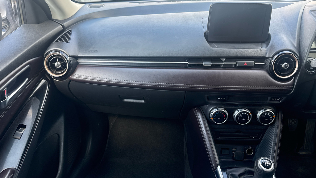 Mazda 2 1.5 Skyactiv-g Sport Black Euro 6 Ss Red #12