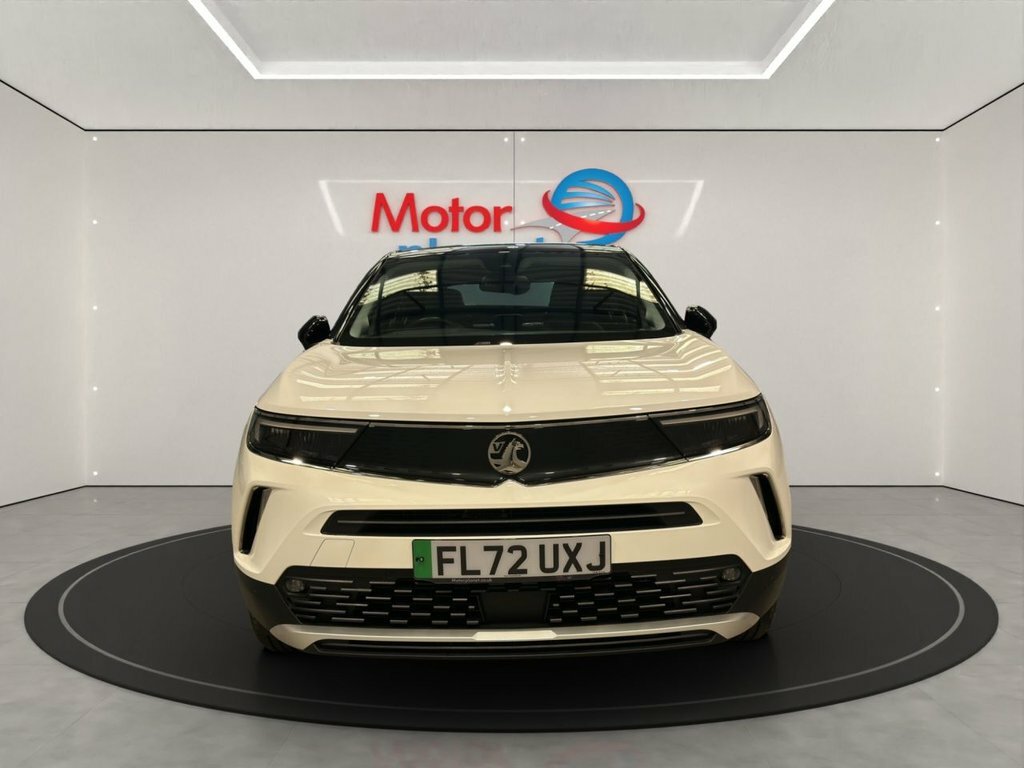 Vauxhall Mokka-e Suv FL72UXJ White #2