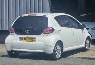 Toyota Aygo Manual MJ63FNX White #6