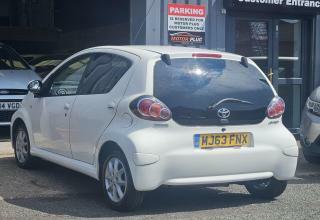 Toyota Aygo Manual MJ63FNX White #2