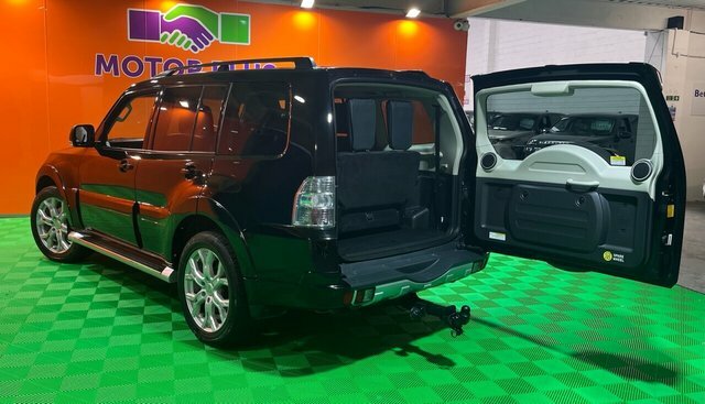 Mitsubishi Shogun 3.2 Di-dc Sg5 Suv 4Wd Euro 6 Lwb Black #3
