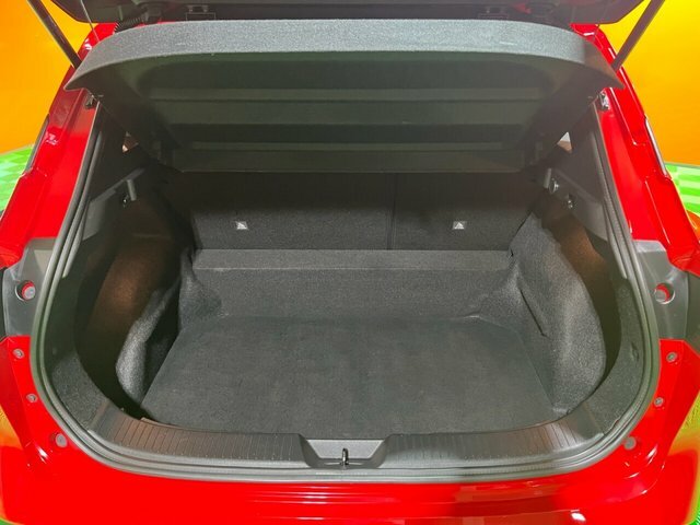 Nissan Qashqai 1.3 Dig-t Mhev Acenta Premium Suv Hybri Red