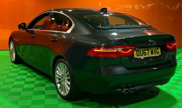 Jaguar XE 2.0D Portfolio Saloon Awd Euro 6 Grey