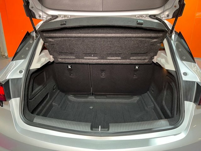 Vauxhall Astra 1.6T 16V 200 Elite Nav Black #8