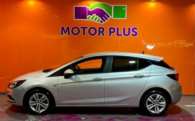Vauxhall Astra 1.6 Cdti Ecotec Blueinjection Tech Line Nav Hatchb Silver #2
