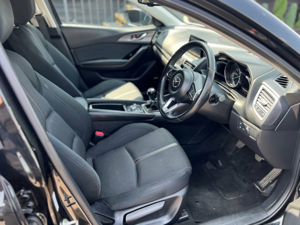 Mazda 3 2.0 Skyactiv-g Sport Nav 2018 Black #15