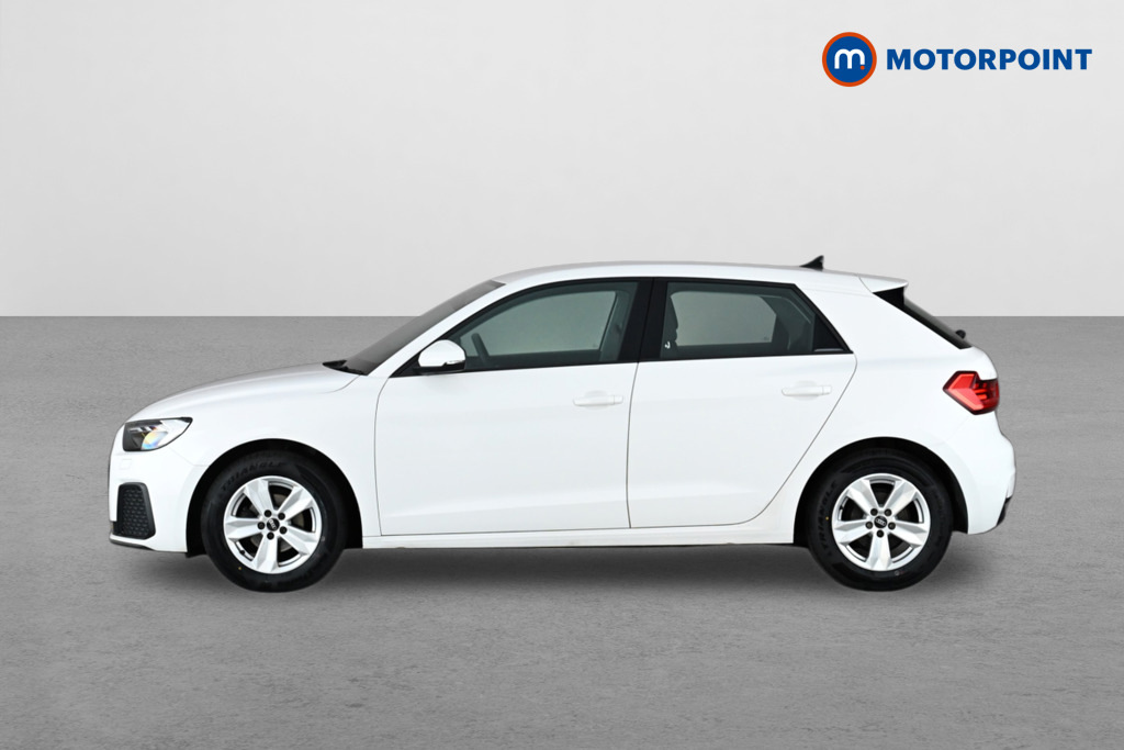 Audi A1 25 Tfsi Technik YK22ZFD White #4