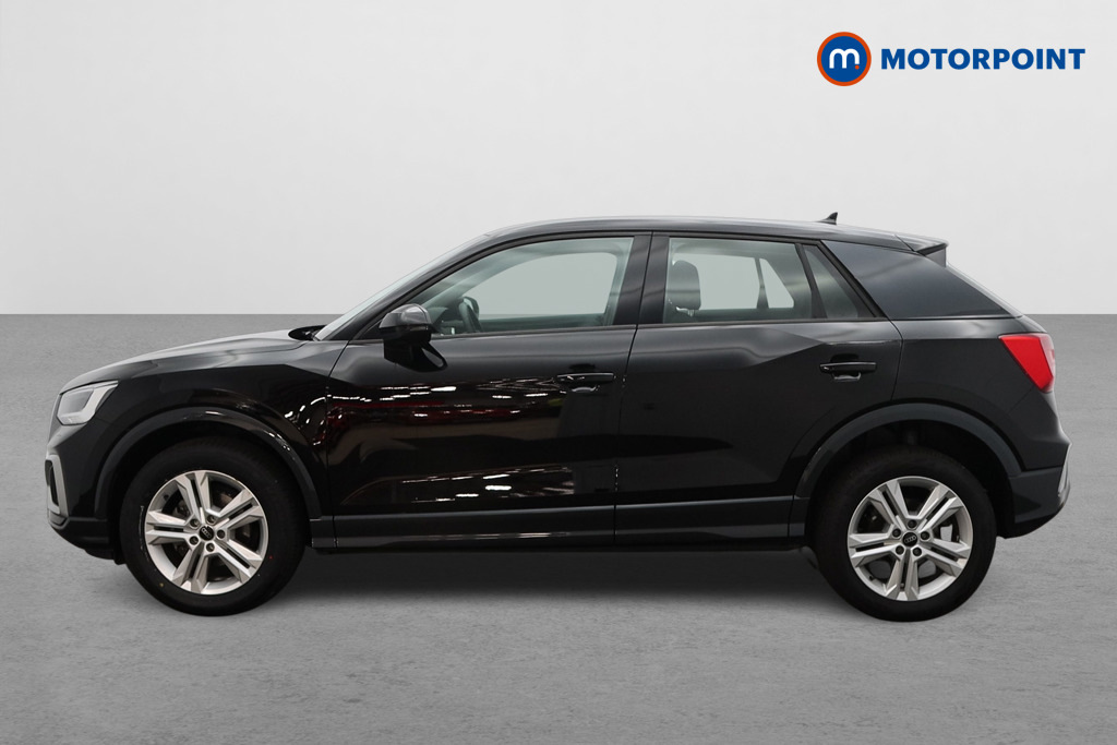 Audi Q2 35 Tfsi Sport Black #4