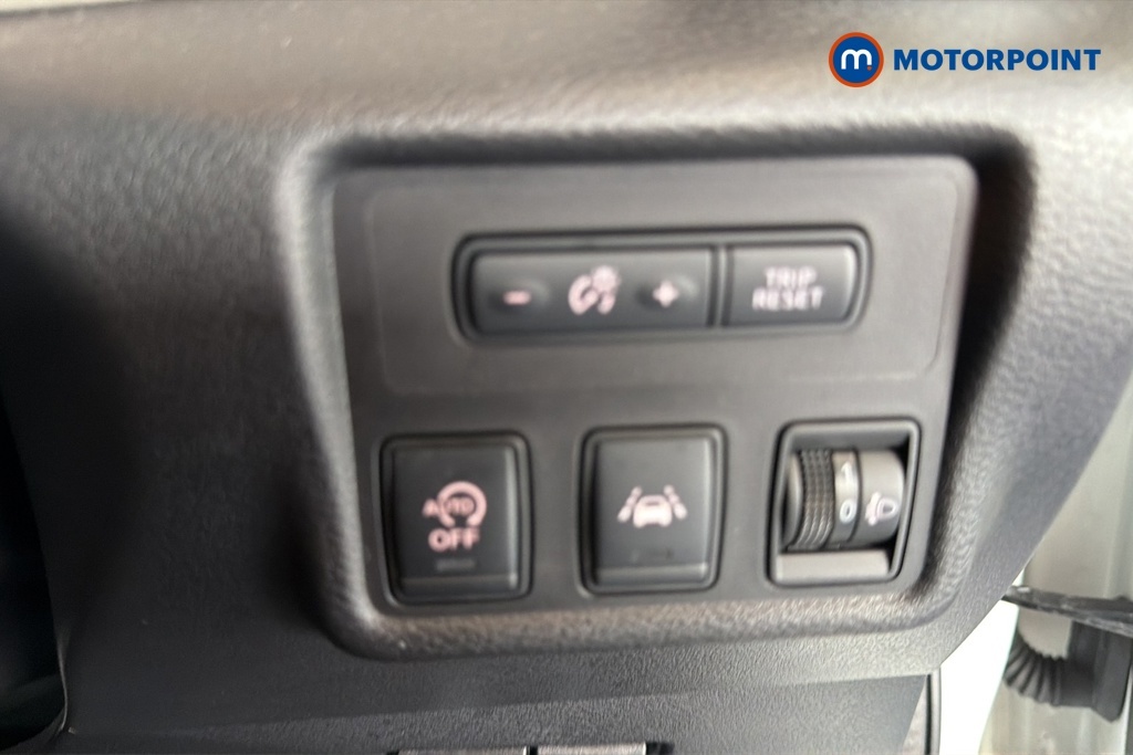 Nissan Micra 1.0 Ig-t 100 Acenta Limited Edition White #17