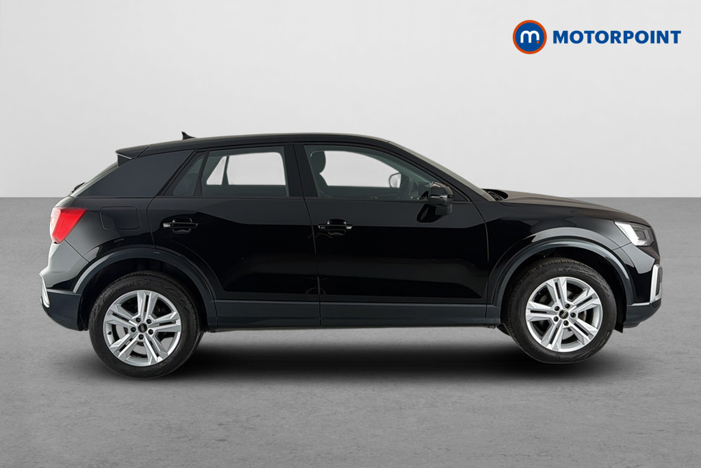 Audi Q2 35 Tfsi Sport Black #4