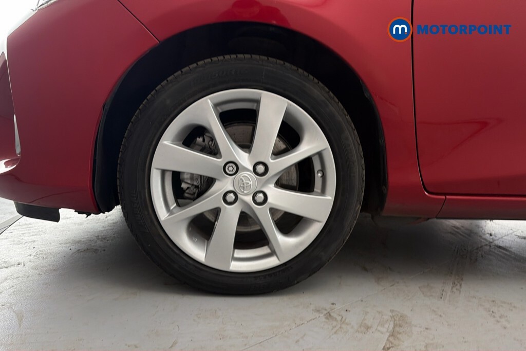 Toyota Yaris Hatchback 1.3 Vvt-i Icon Red #37