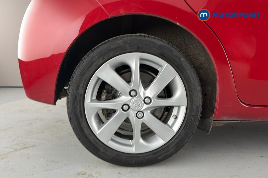 Toyota Yaris Hatchback 1.3 Vvt-i Icon Red #39