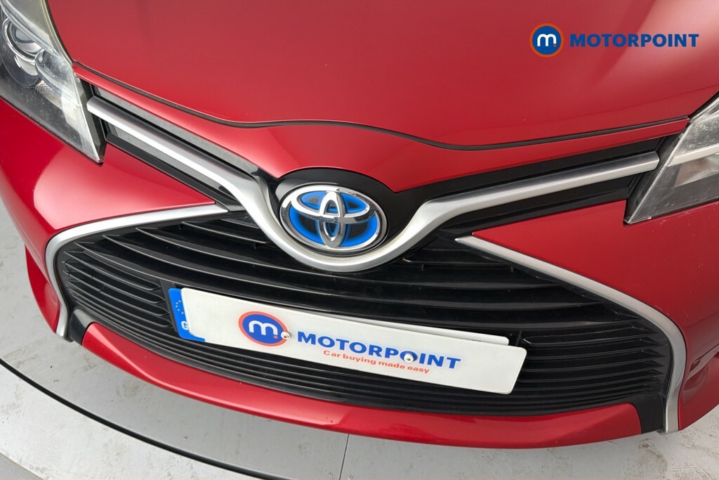 Toyota Yaris Hatchback 1.3 Vvt-i Icon Red #36