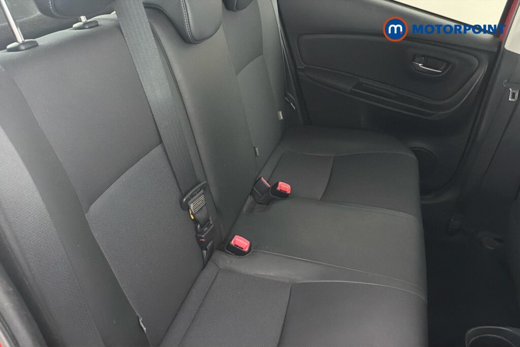 Toyota Yaris Hatchback 1.3 Vvt-i Icon Red #27
