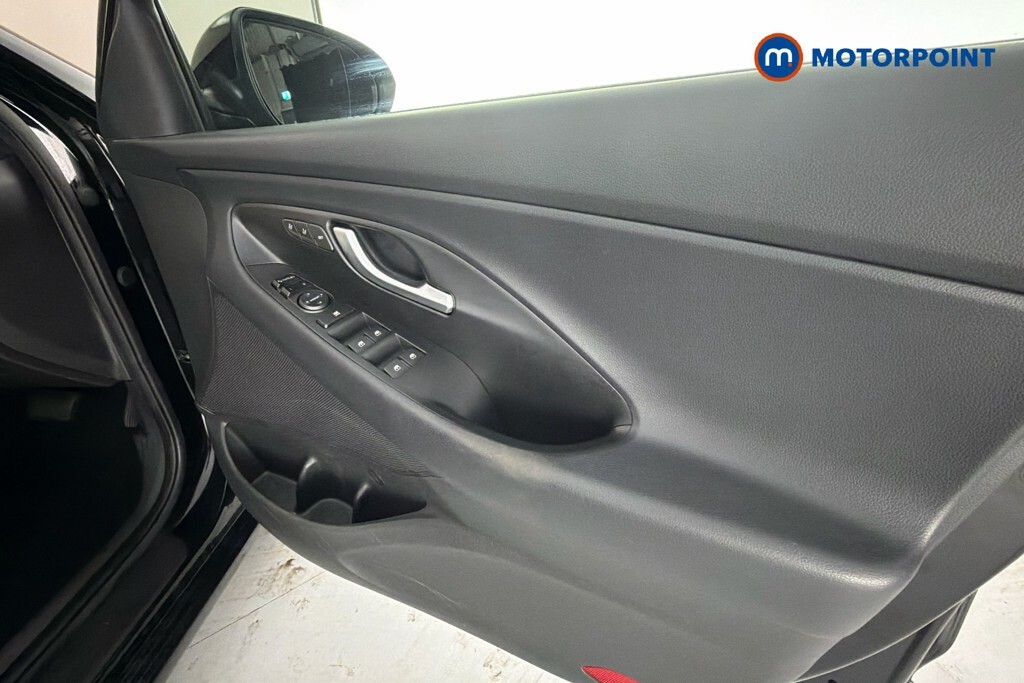 Hyundai I30 1.4 T-gdi Se Nav 139 Bhp Grey #25