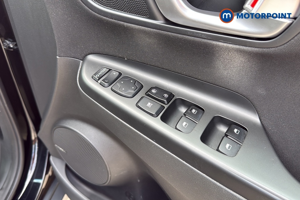 Hyundai Kona Premium 64Kwh 202 Bhp White #26