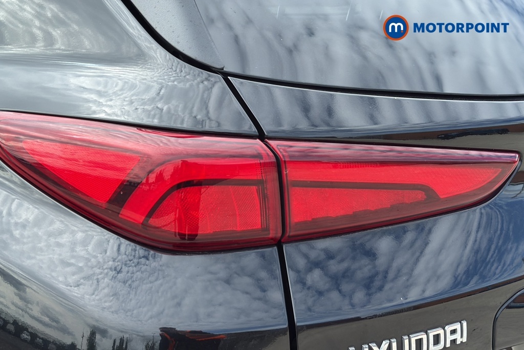 Hyundai Kona Premium 64Kwh 202 Bhp White #35
