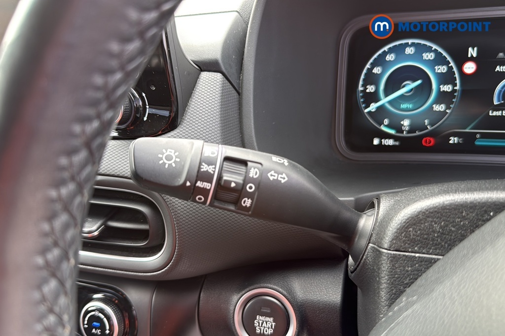 Hyundai Kona Premium 64Kwh 202 Bhp White #12