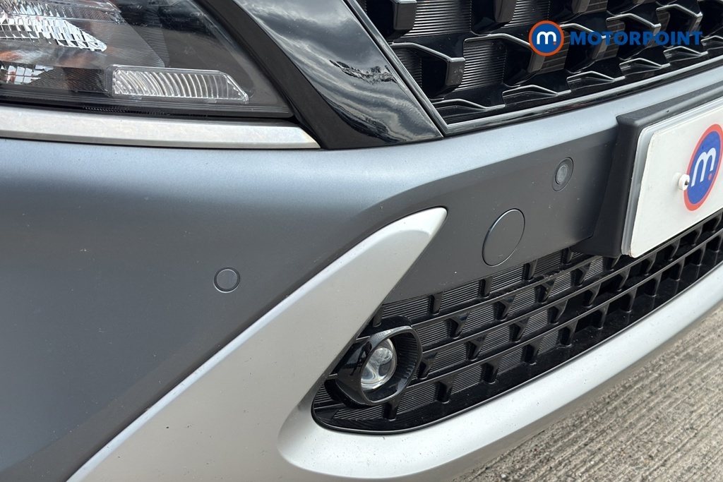 Hyundai Kona Premium 64Kwh 202 Bhp White #37