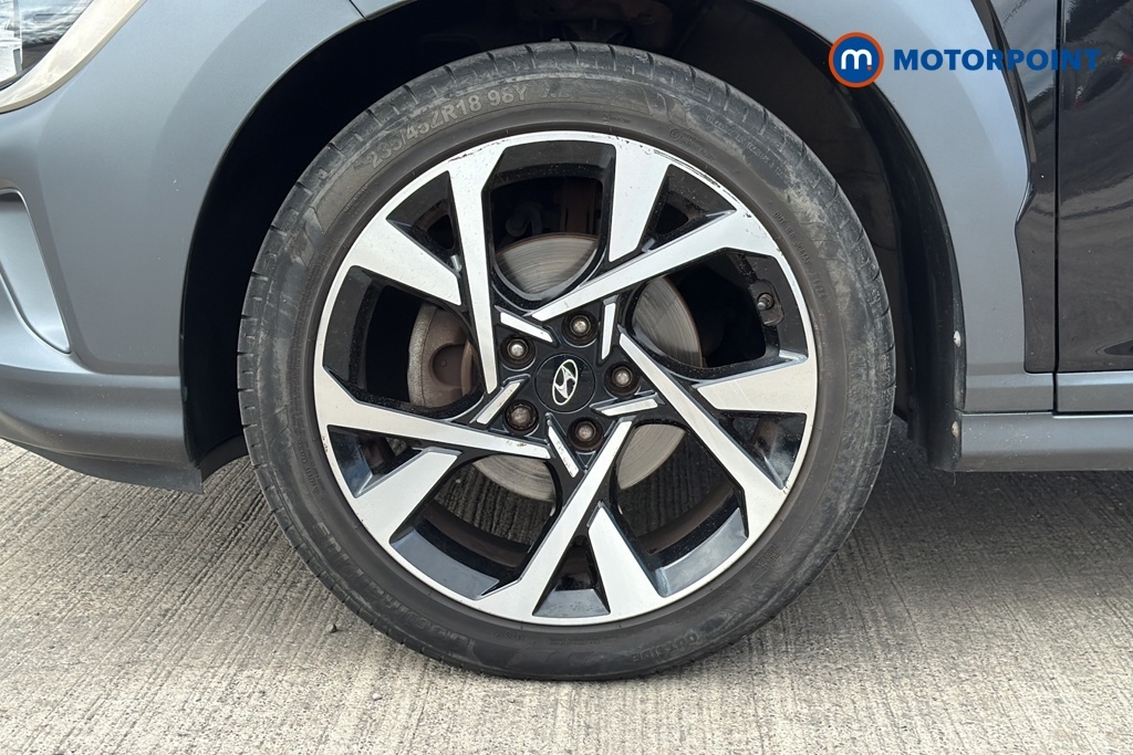 Hyundai Kona Premium 64Kwh 202 Bhp White #42